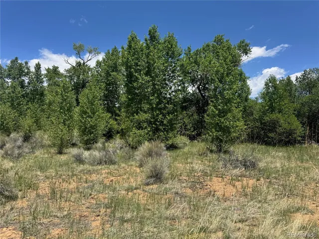 a black and white photo of a room