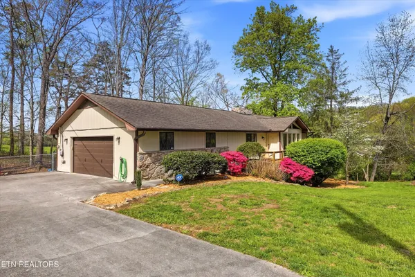 $469,900 | 6428 Spring View Lane, Knoxville, TN 37918