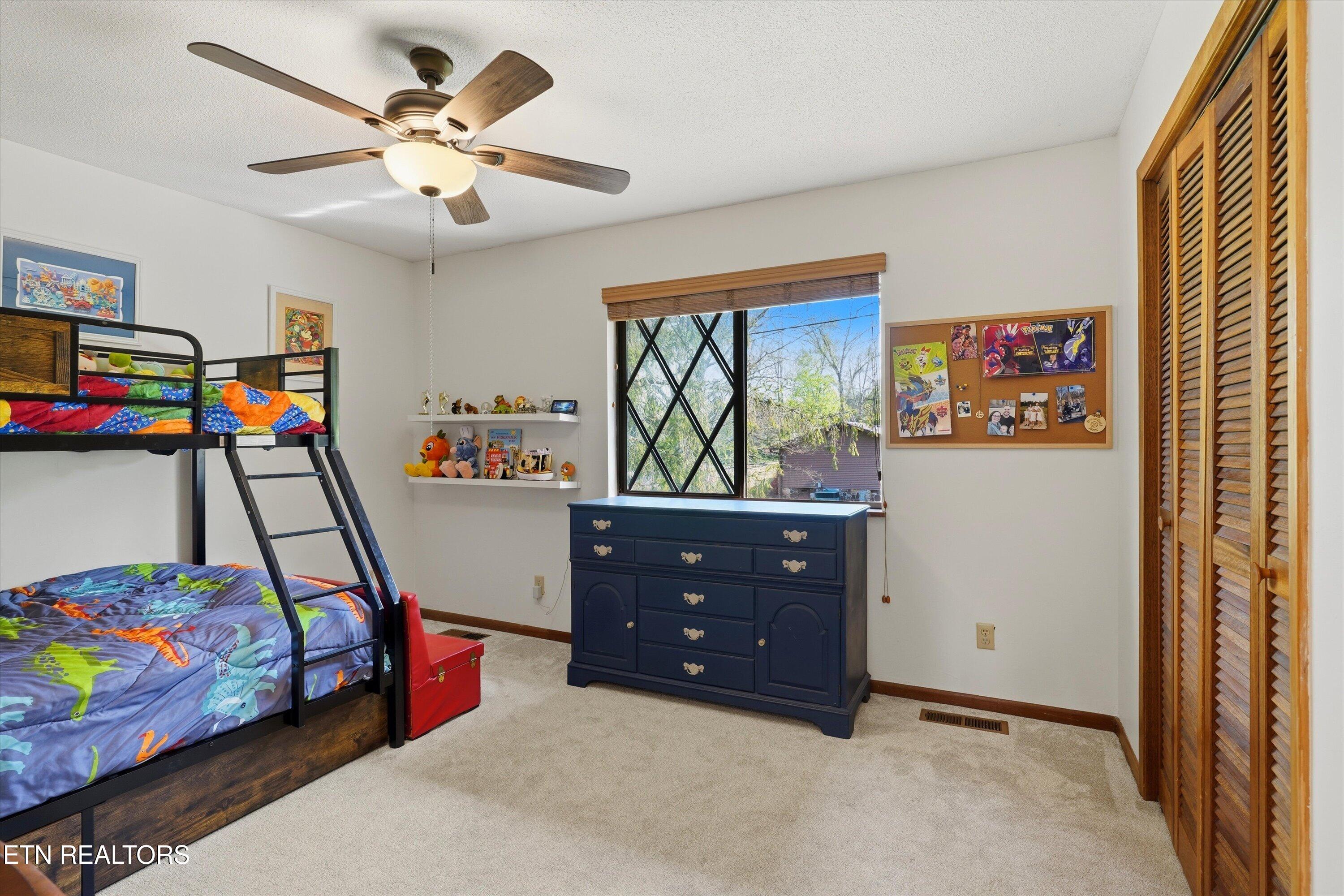 6428 Spring View Lane Knoxville, TN 37918 - Photo 24 of 43 Bedroom 3