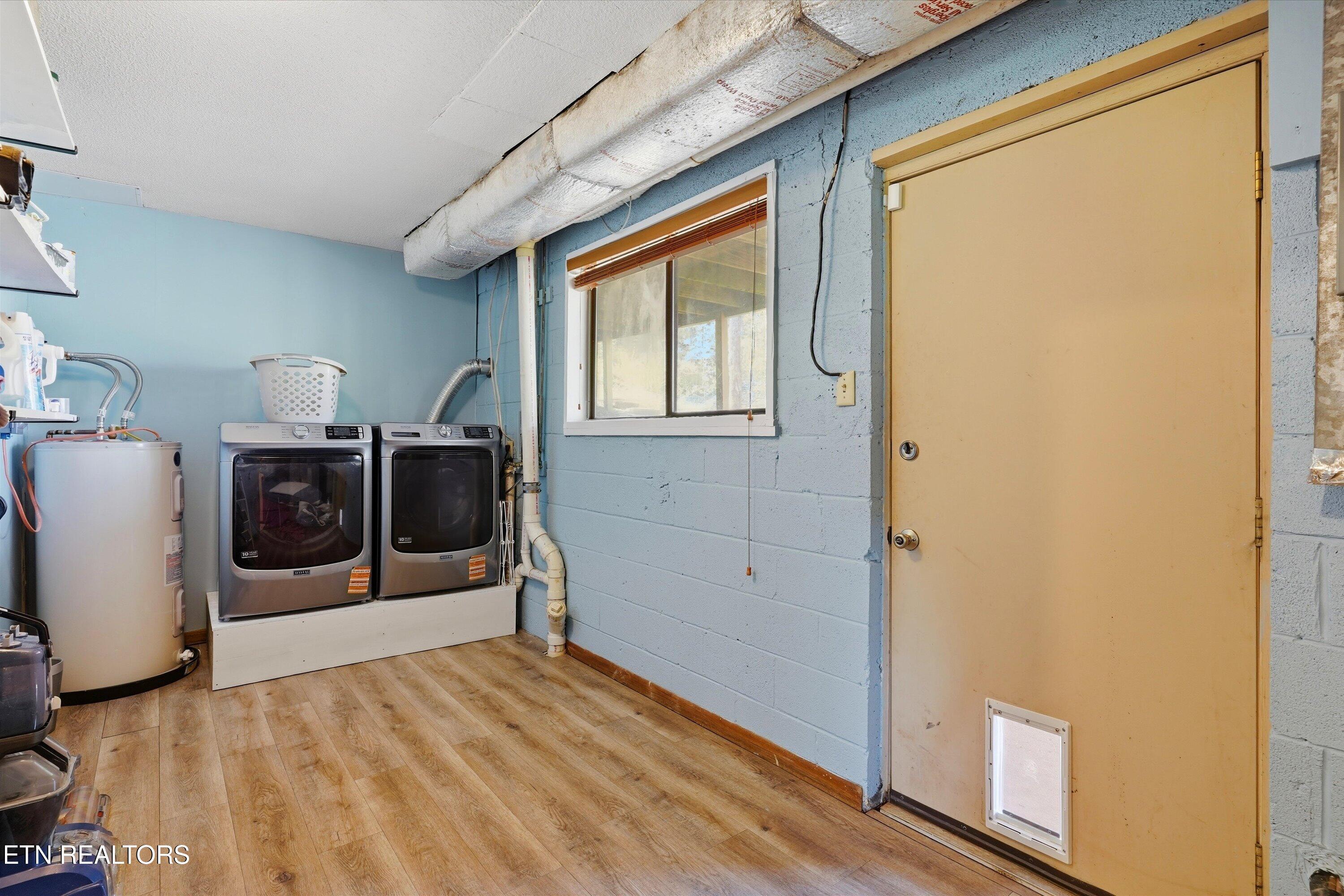 6428 Spring View Lane Knoxville, TN 37918 - Photo 35 of 43 Laundry/ Utility Room