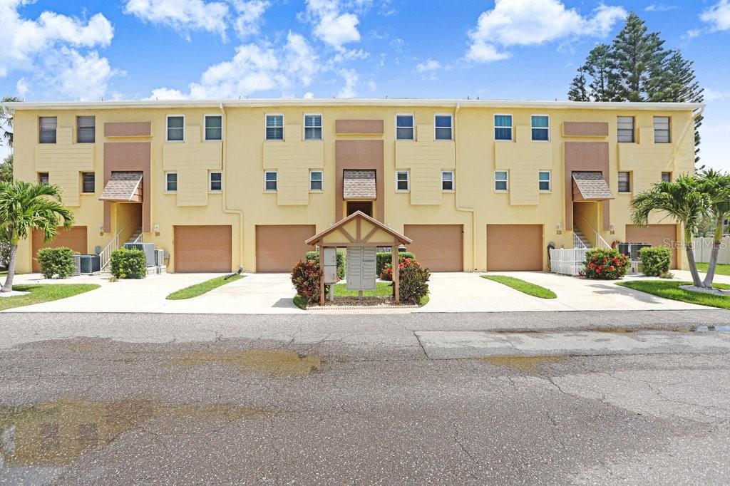 314 Windrush Boulevard, Unit 12 Indian Rocks Beach, FL 33785 - Photo 2 of 39