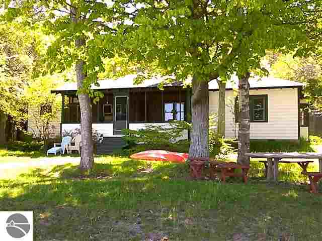 8204 South Dunns Farm Road Maple City, MI 49664 - Photo 14 of 42 1746385-13.JPG