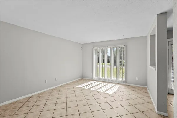 $1,050 | 2202 16th Avenue North, Unit 4, Texas City, TX 77590