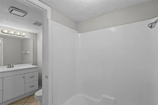 $1,050 | 2202 16th Avenue North, Unit 4, Texas City, TX 77590