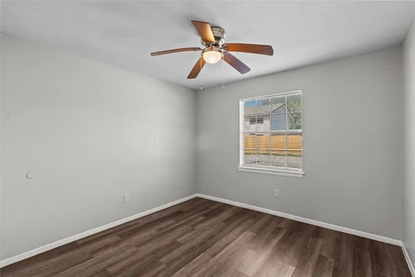 $1,050 | 2202 16th Avenue North, Unit 4, Texas City, TX 77590