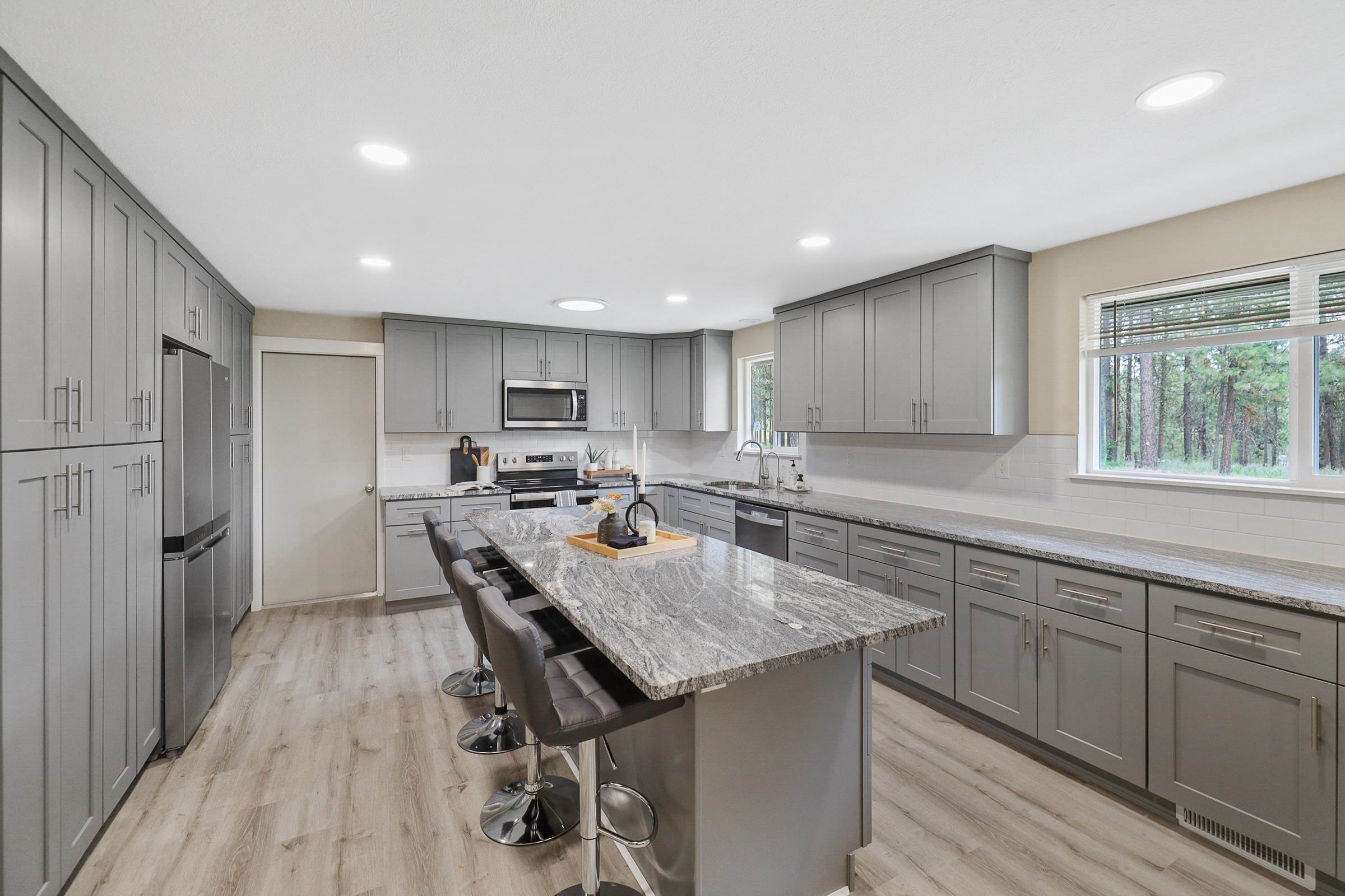 10818 South Cedar Road Spokane, WA 99224 - Photo 9 of 37