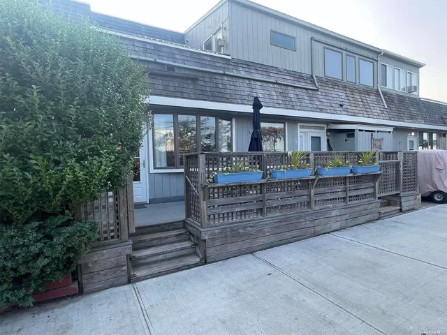 $20,000 | 7 Dehnhoff Walk, Ocean Beach, NY 11770