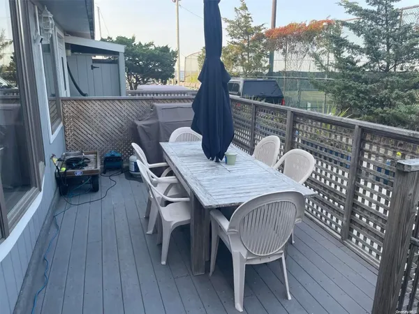 $20,000 | 7 Dehnhoff Walk, Ocean Beach, NY 11770