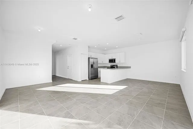 $2,600 | 1400 Southeast 6th Road, Homestead, FL 33034