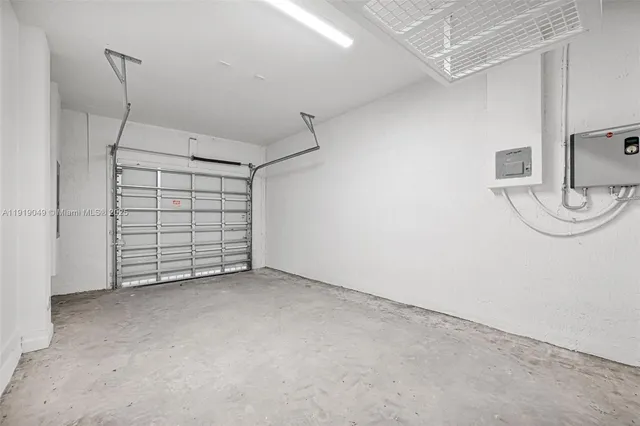 $2,600 | 1400 Southeast 6th Road, Homestead, FL 33034