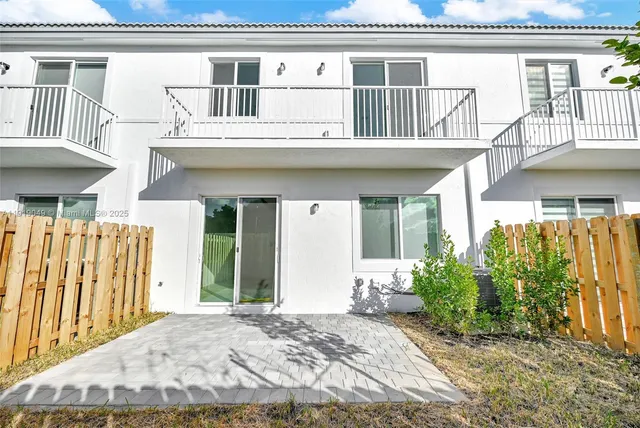 $2,600 | 1400 Southeast 6th Road, Homestead, FL 33034