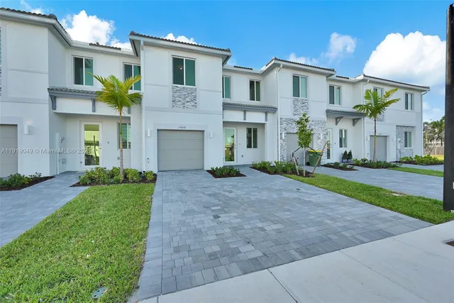 $2,600 | 1400 Southeast 6th Road, Homestead, FL 33034