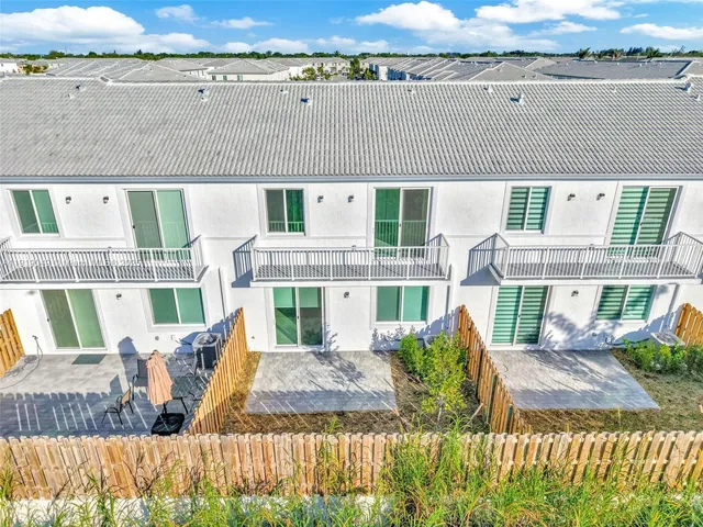 $2,600 | 1400 Southeast 6th Road, Homestead, FL 33034