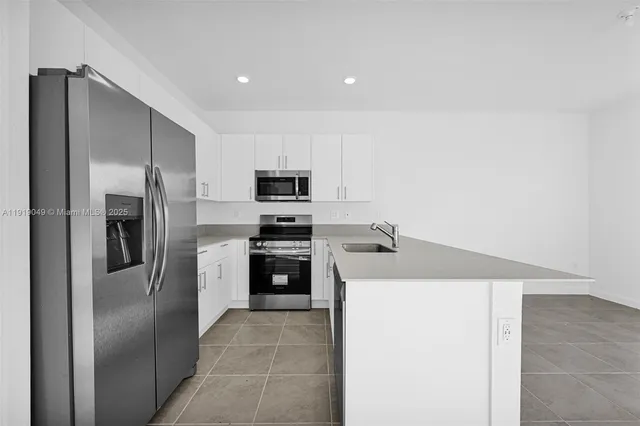 $2,600 | 1400 Southeast 6th Road, Homestead, FL 33034