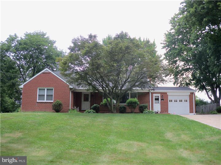 194 West Upper Ferry Road Trenton, NJ 08628 - Photo 1 of 12 Gallery Image 1