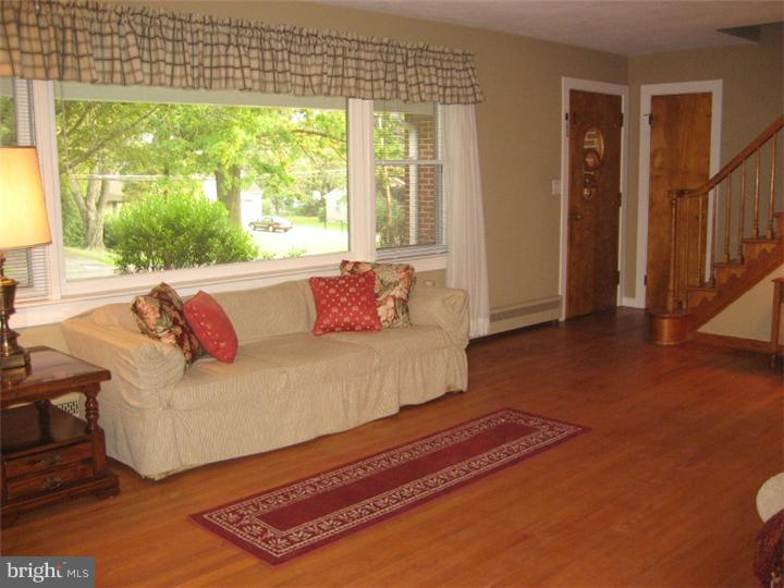 194 West Upper Ferry Road Trenton, NJ 08628 - Photo 2 of 12 Gallery Image 2