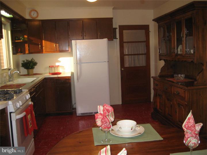 194 West Upper Ferry Road Trenton, NJ 08628 - Photo 5 of 12 Gallery Image 5