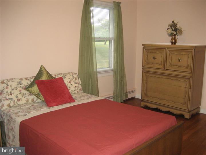 194 West Upper Ferry Road Trenton, NJ 08628 - Photo 8 of 12 Gallery Image 8