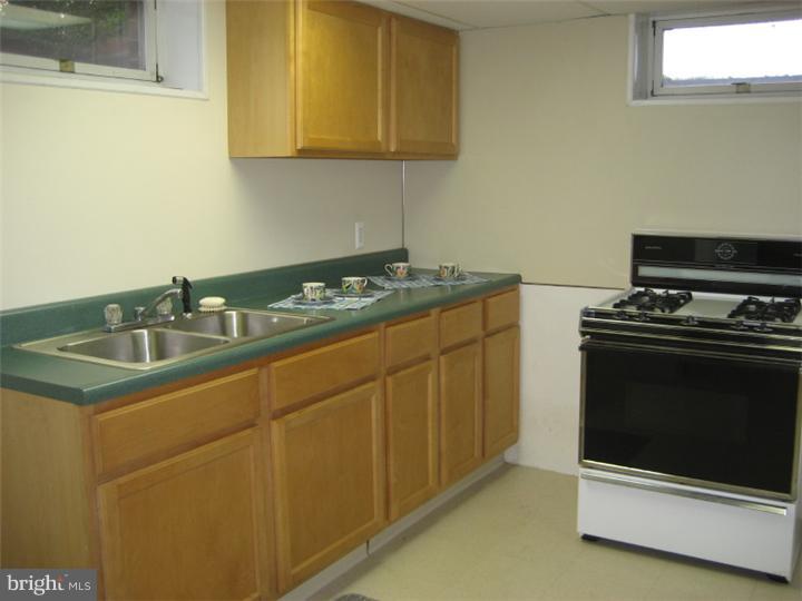 194 West Upper Ferry Road Trenton, NJ 08628 - Photo 10 of 12 Gallery Image 10