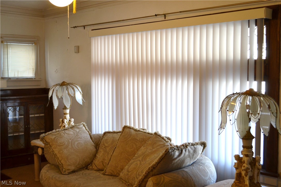 8207 Snow Road Cleveland, OH 44129 - Photo 6 of 23