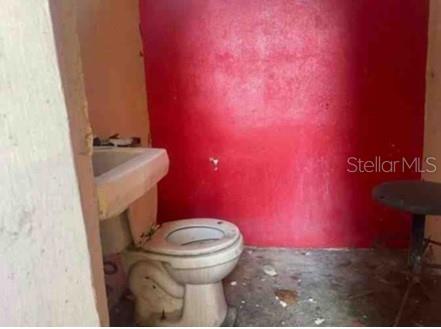 5 Pr-486 Abra Hon Road Camuy, PR 00627 - Photo 2 of 7 a bathroom with a toilet