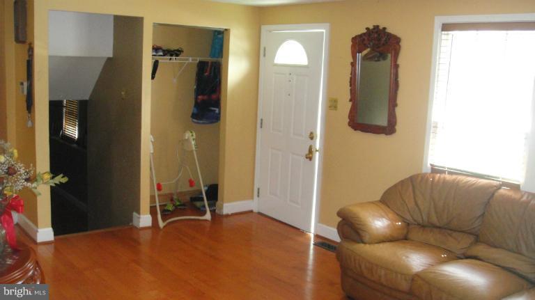 38 Harmony Hall Road Gaithersburg, MD 20877 - Photo 11 of 16 Family Room