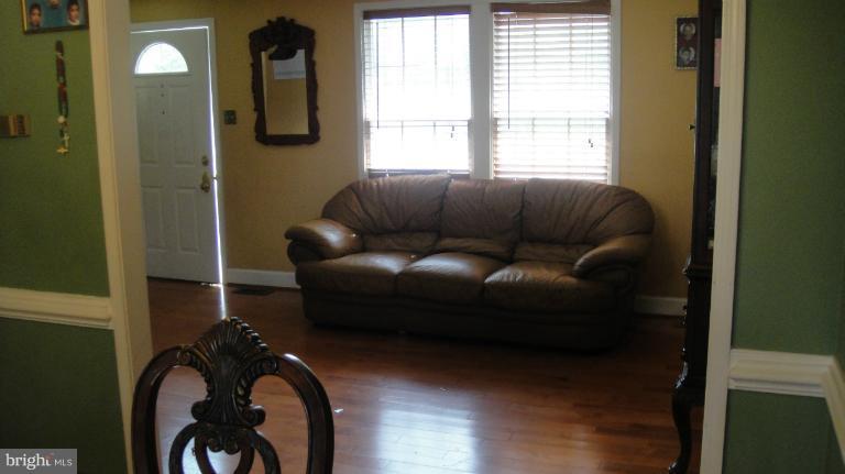 38 Harmony Hall Road Gaithersburg, MD 20877 - Photo 12 of 16 Family Room