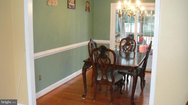 38 Harmony Hall Road Gaithersburg, MD 20877 - Photo 8 of 16 Dining Room