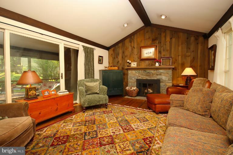 9400 Reach Road Potomac, MD 20854 - Photo 17 of 30 Family Room