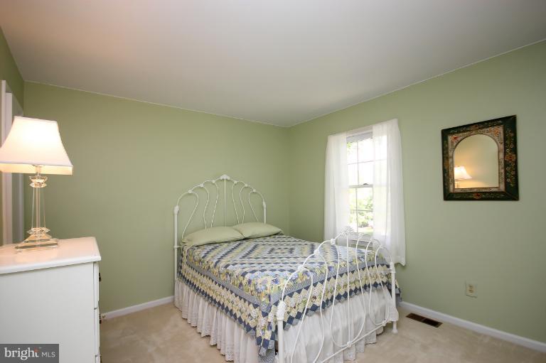 9400 Reach Road Potomac, MD 20854 - Photo 20 of 30 Bedroom