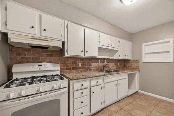 $1,600 | 1310 Belshire Road, Pasadena, TX 77502