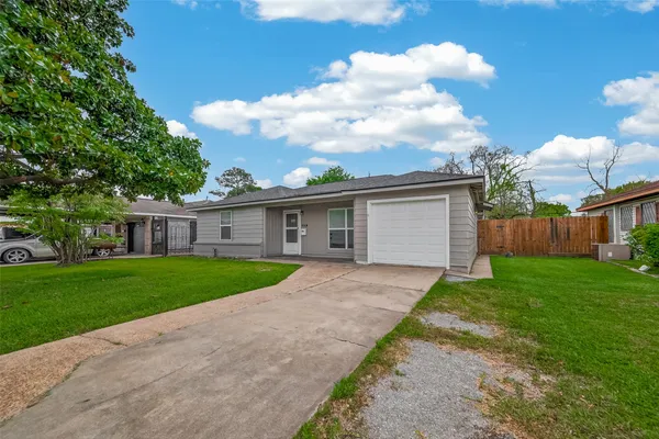 $1,600 | 1310 Belshire Road, Pasadena, TX 77502