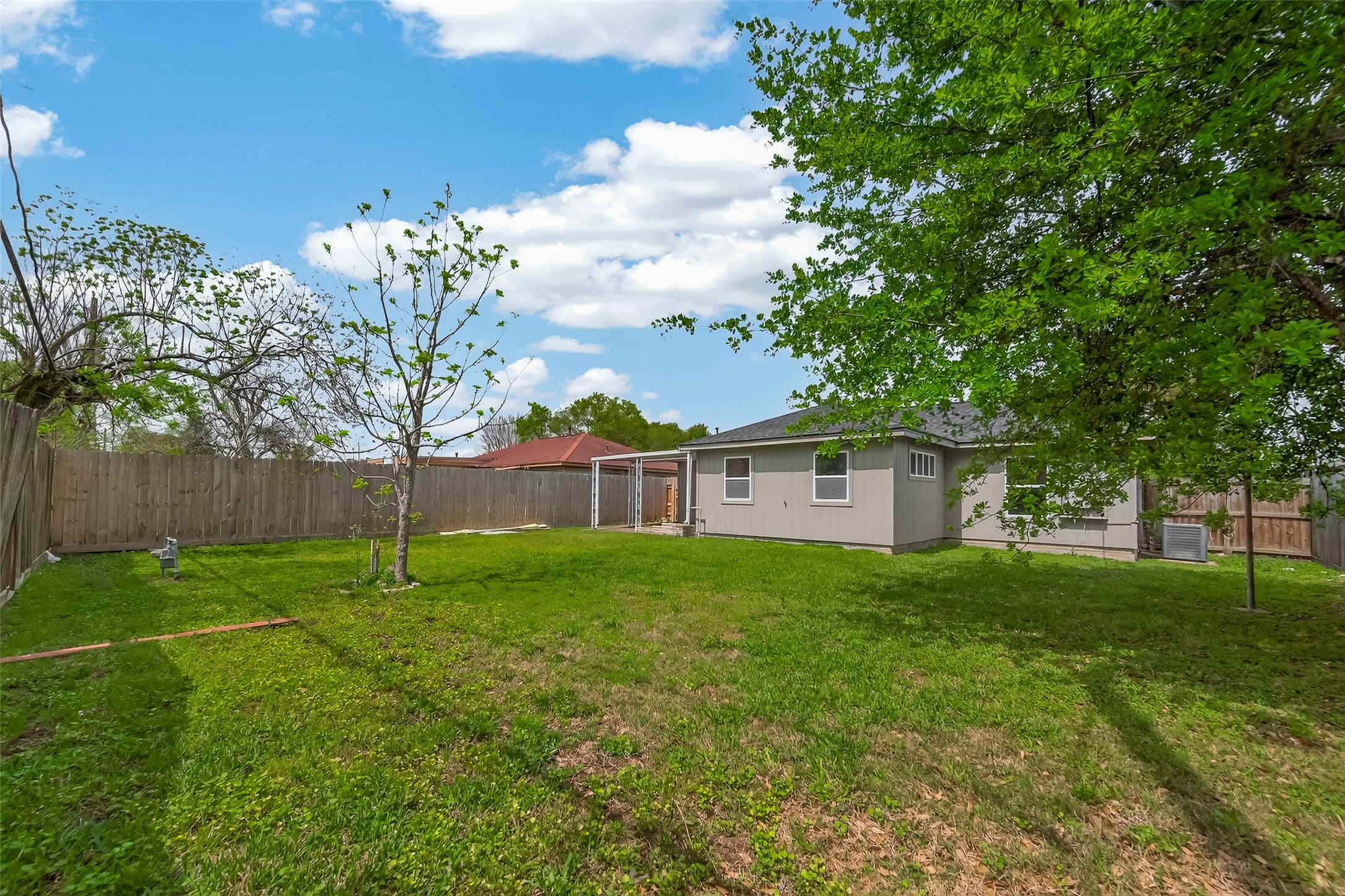 1310 Belshire Road Pasadena, TX 77502 - Photo 5 of 32