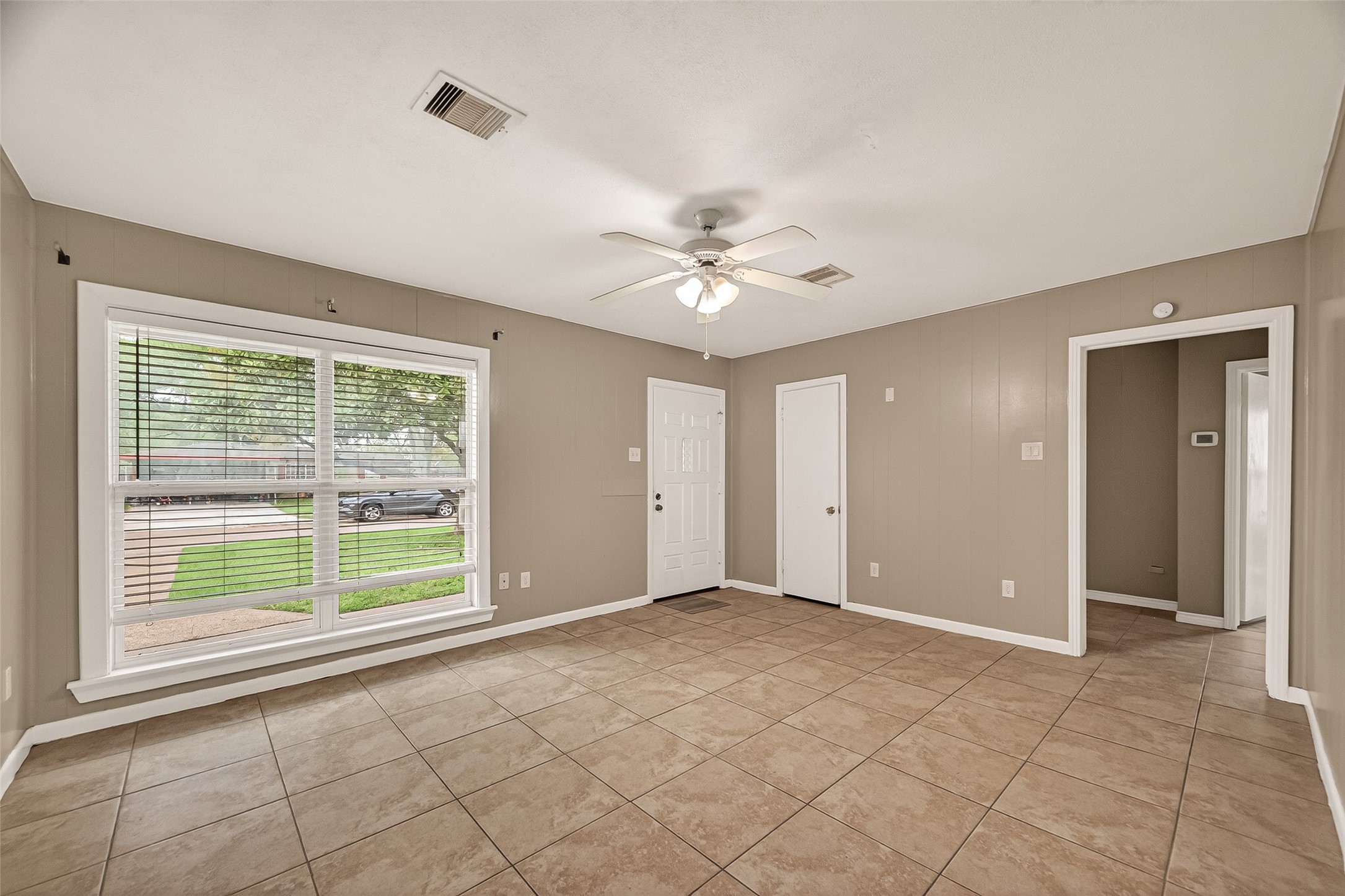 1310 Belshire Road Pasadena, TX 77502 - Photo 6 of 32