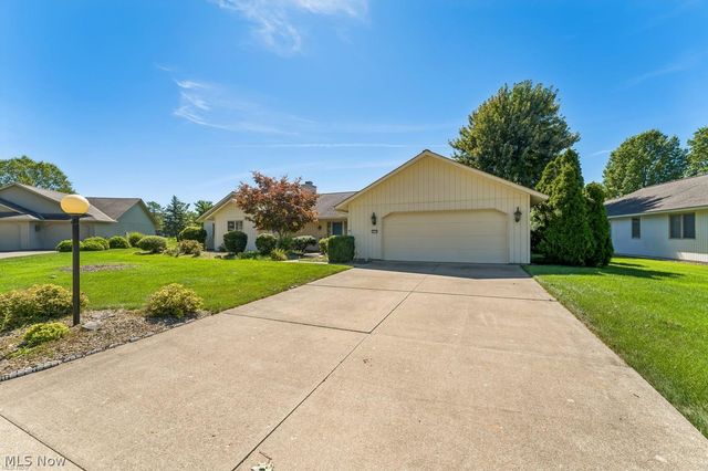$465,000 | 32723 Fallhaven Circle, North Ridgeville, OH 44039
