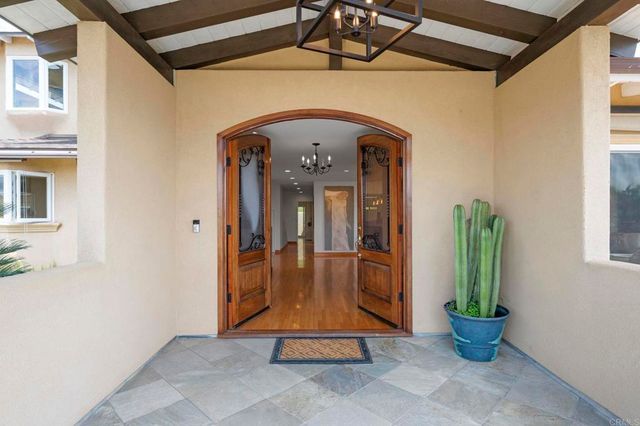 $3,900,000 | 6301 Castejon Drive, La Jolla, CA 92037