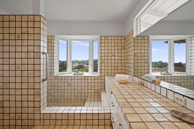 $3,900,000 | 6301 Castejon Drive, La Jolla, CA 92037