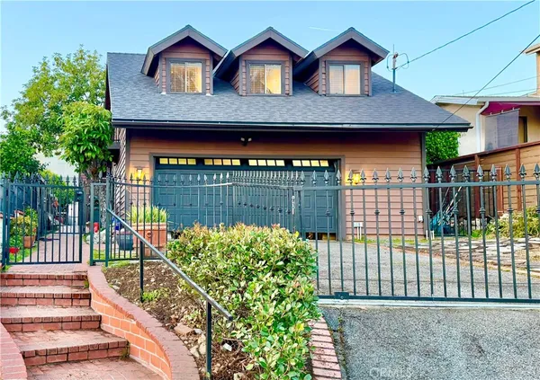 $1,199,000 | 2717 Mary Street, La Crescenta, CA 91214