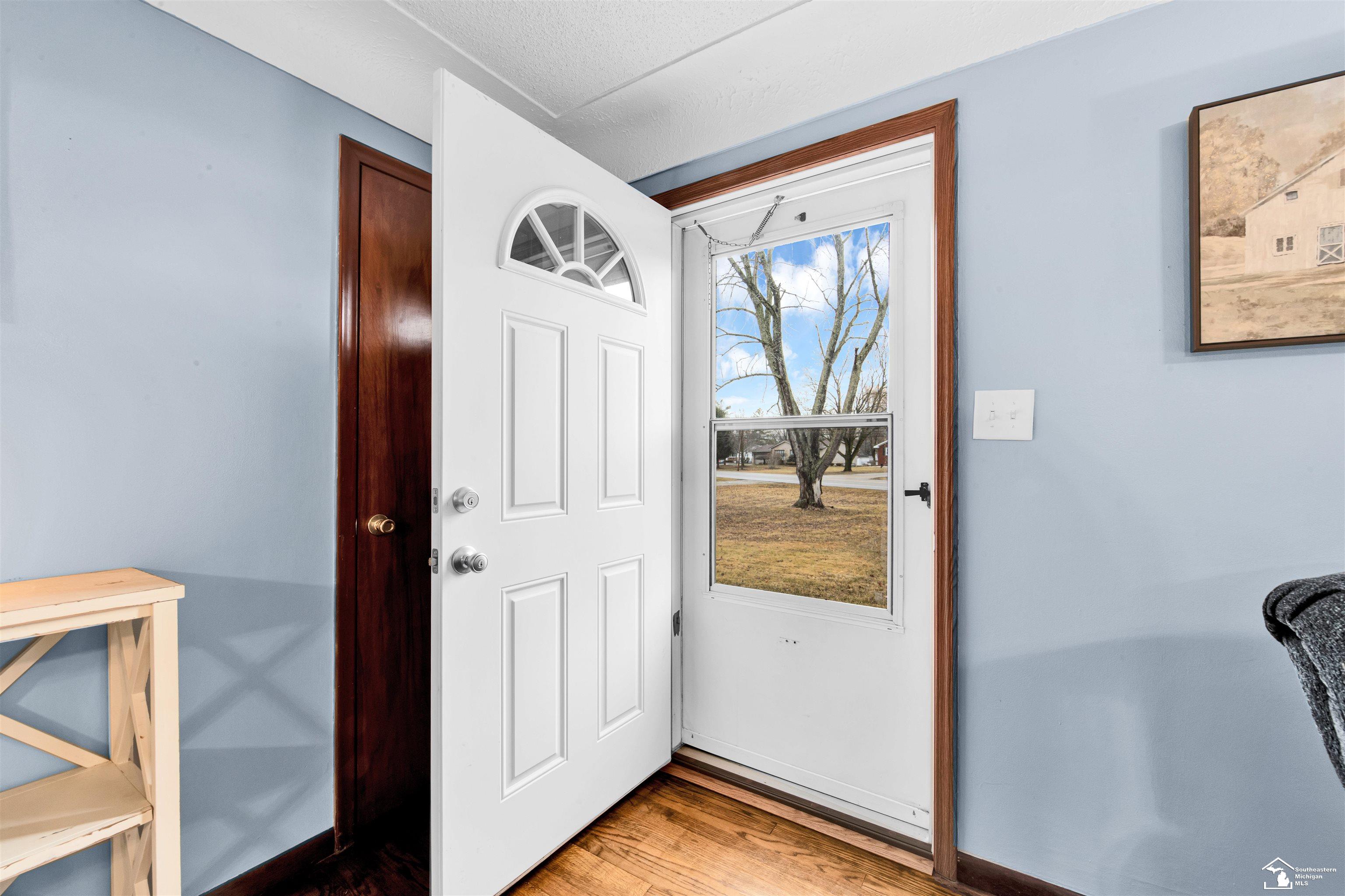 2801 Blue Bush Road Monroe, MI 48162 - Photo 5 of 34