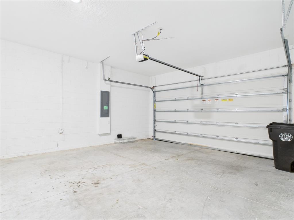 2033 Emerald Springs Drive Apopka, FL 32712 - Photo 38 of 49 a view of an empty room