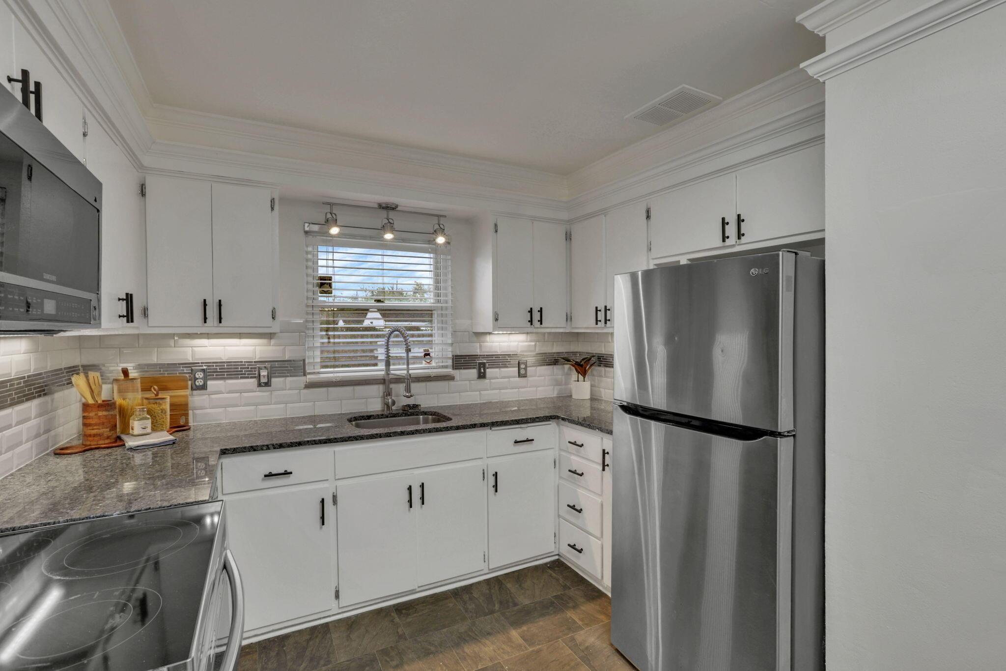 601 Morse Road Columbus, OH 43214 - Photo 21 of 41 21-web-or-mls-IMG_1012