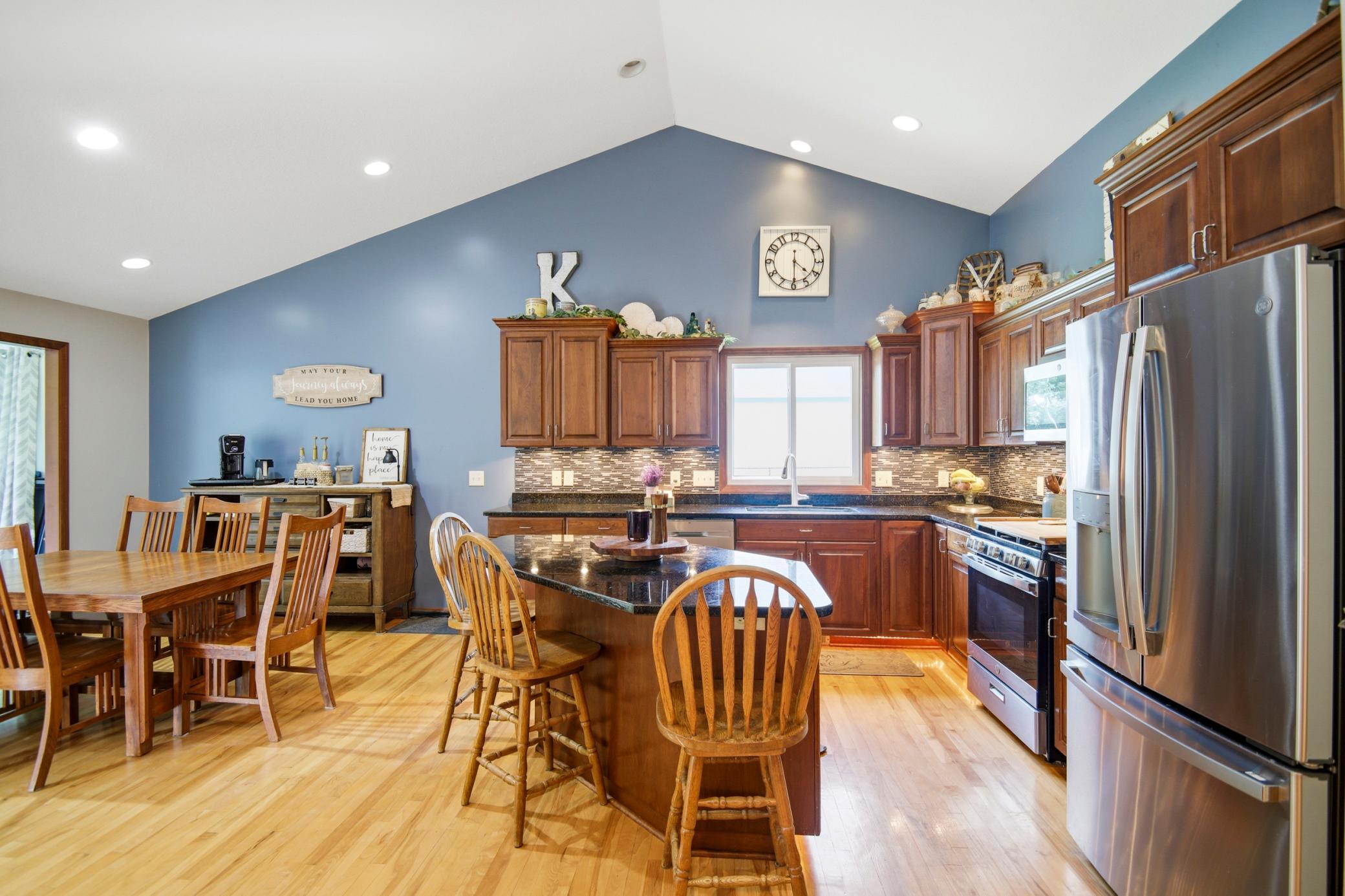 1102 28th Street Southwest Austin, MN 55912 - Photo 6 of 67