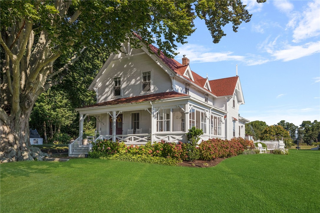 60 Poppasquash Road Bristol, RI 02809 - Photo 2 of 42