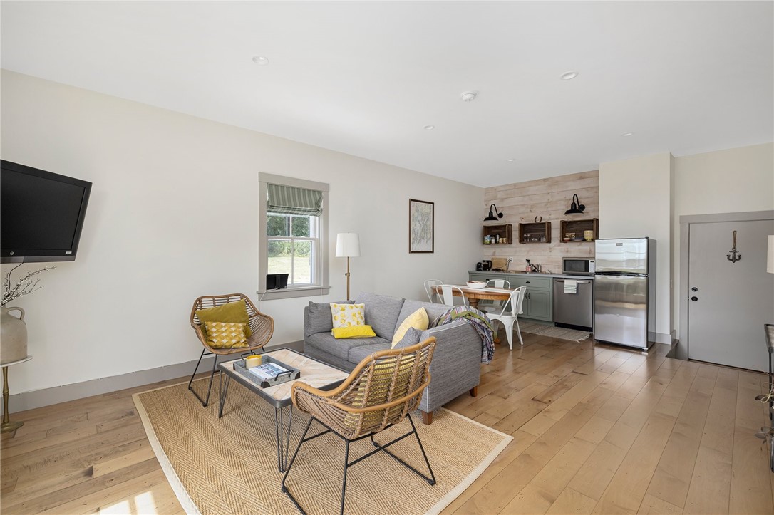 60 Poppasquash Road Bristol, RI 02809 - Photo 29 of 42