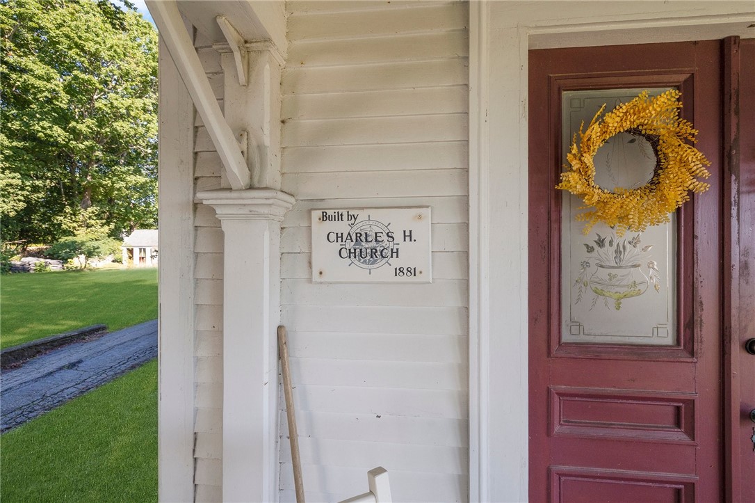 60 Poppasquash Road Bristol, RI 02809 - Photo 3 of 42