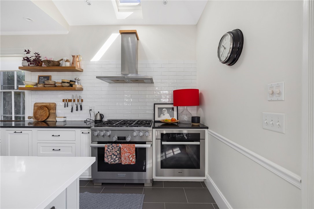 60 Poppasquash Road Bristol, RI 02809 - Photo 10 of 42