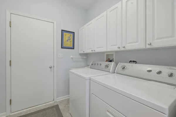 $389,000 | 1063 Inverness Drive, Antioch, IL 60002