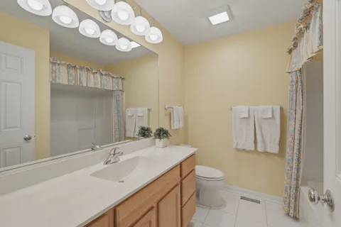 $389,000 | 1063 Inverness Drive, Antioch, IL 60002