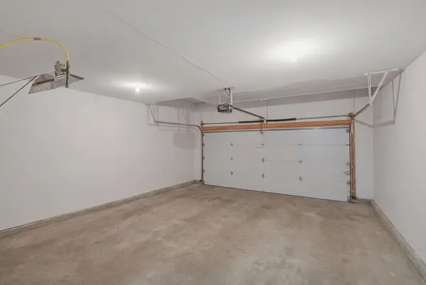 $389,000 | 1063 Inverness Drive, Antioch, IL 60002