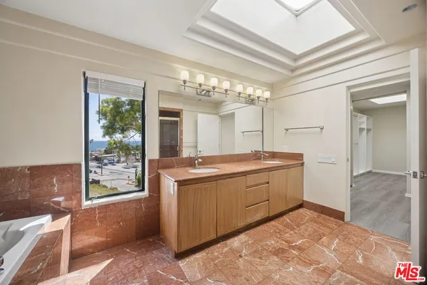 $6,900 | 21323 Rambla Vista, Unit 2, Malibu, CA 90265